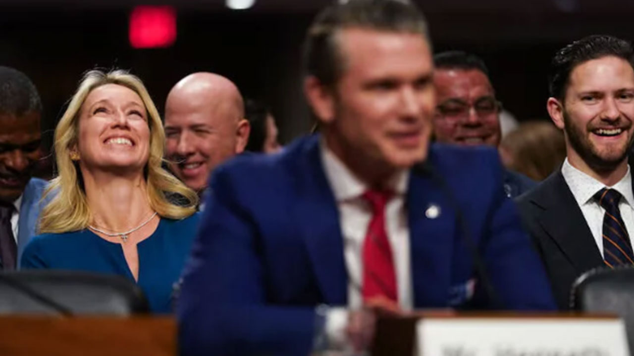 Foto - Ülke kaynıyor! Savunma bakanı kardeşini işe aldı