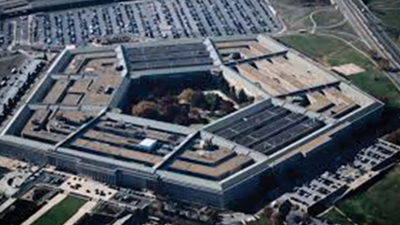 Foto - Ülke kaynıyor! Savunma bakanı kardeşini işe aldı