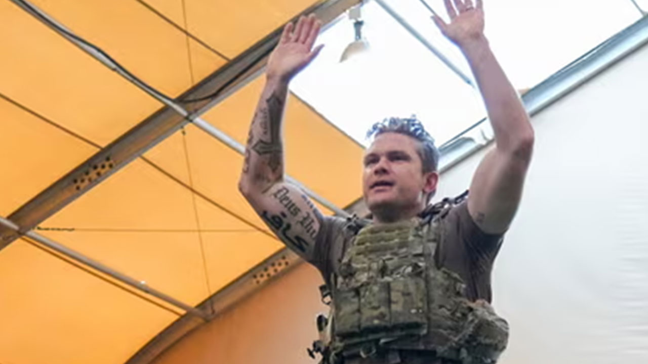 Foto - Ülke kaynıyor! Savunma bakanı kardeşini işe aldı