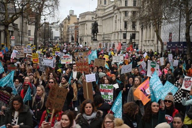 Foto - Ülke tarihinin en büyük eylemi! Yarım milyon kişi greve başladı