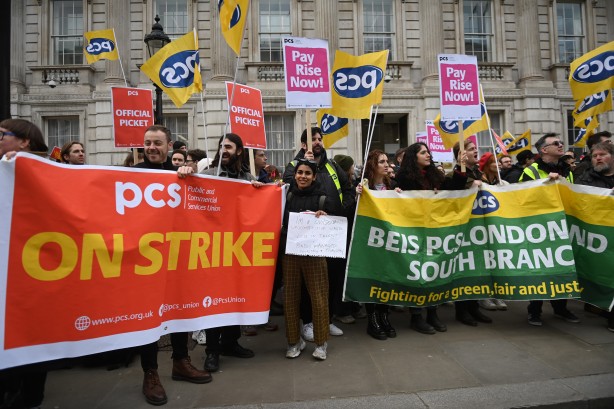 Foto - Ülke tarihinin en büyük eylemi! Yarım milyon kişi greve başladı