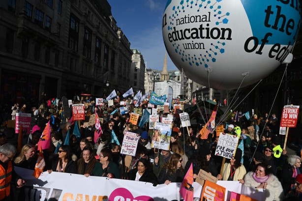Foto - Ülke tarihinin en büyük eylemi! Yarım milyon kişi greve başladı