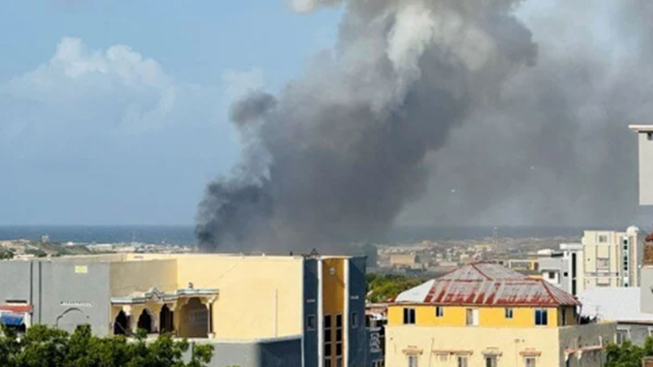 Foto - Ülkede işler rayından çıkınca Türk savaş helikopterleri de bölgeye gitmişti: Şok eden haber geldi