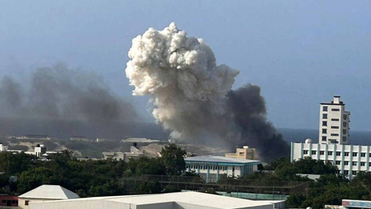 Foto - Ülkede işler rayından çıkınca Türk savaş helikopterleri de bölgeye gitmişti: Şok eden haber geldi