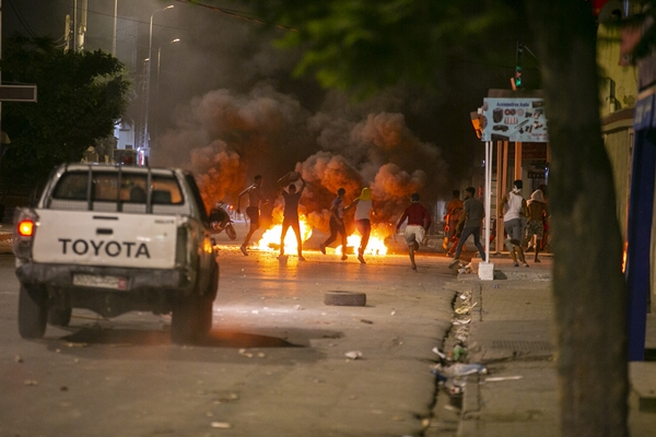 Foto - Ülkede protestolar şiddetlendi... Yeni bir Arap Baharı kapıda mı?