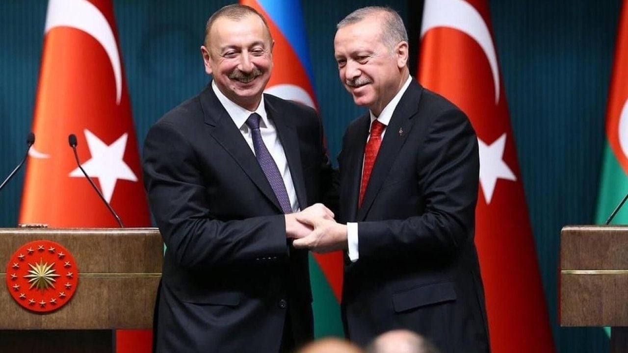 Foto - Ülkedeki başörtüsü yasağı tepki çekmişti! AK Parti’den flaş Azerbaycan açıklaması