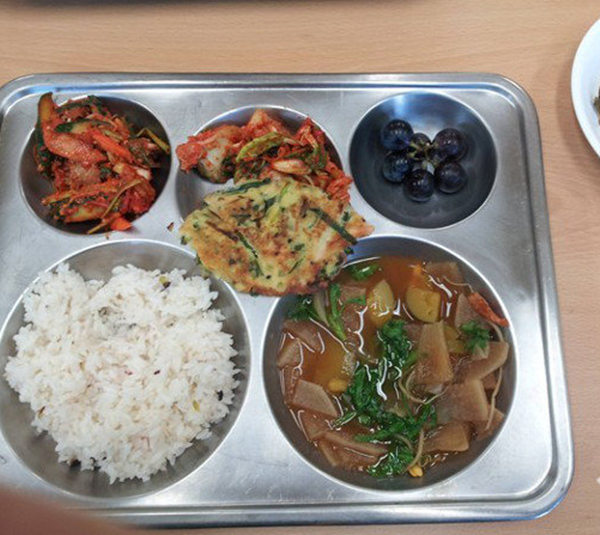 Foto - Ülkelere göre çocukların öğle yemekleri 