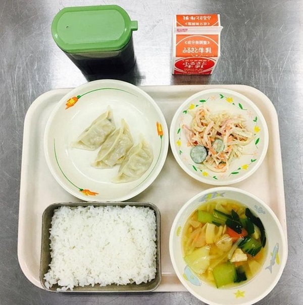 Foto - Ülkelere göre çocukların öğle yemekleri 