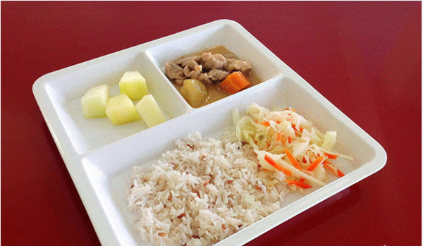 Foto - Ülkelere göre çocukların öğle yemekleri 