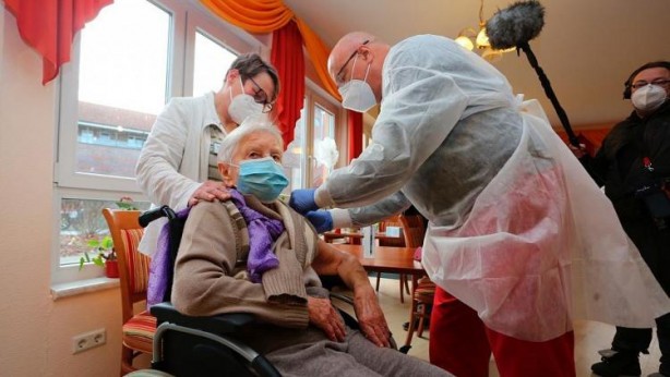 Foto - Ülkelerin 3. doz aşı kararları