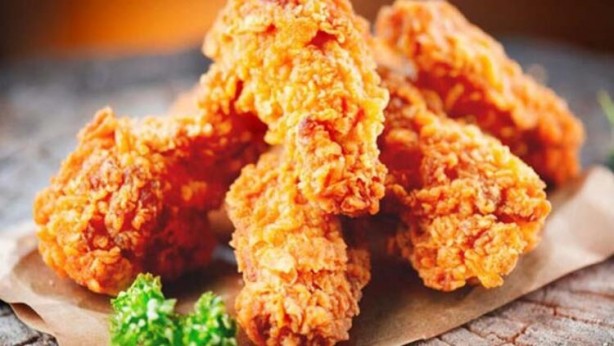 Foto - TAVUK- Avrupa’da ve İngiltere’de klorlu tavuk olarak belirtilen tavuklar satışı 1997’den beri yasak. 2010 yılında da Rusya’da yasaklanmıştır.