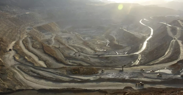 Foto - Ülkelerinde dev maden yatakları var! Resmen fışkırıyor... Komşu Türkiye'ye beklenmedik teklifi yaptı