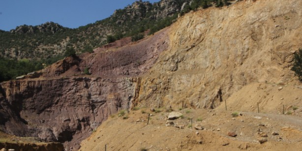 Foto - Ülkelerinde dev maden yatakları var! Resmen fışkırıyor... Komşu Türkiye'ye beklenmedik teklifi yaptı
