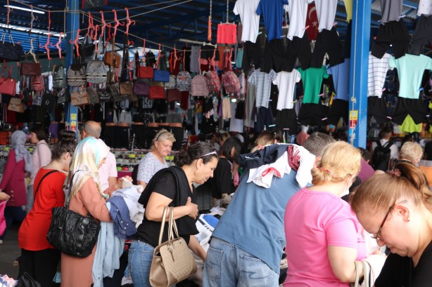 'Ülkemiz pahalı' diyerek Edirne'ye akın ettiler