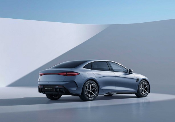 Foto - Ülkemize yüzde 10 ÖTV dilimiyle girecek olan BYD ATTO 3 "Yılın Elektrikli Otomobili" seçildi