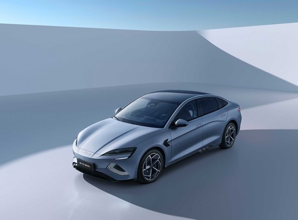 Foto - Ülkemize yüzde 10 ÖTV dilimiyle girecek olan BYD ATTO 3 "Yılın Elektrikli Otomobili" seçildi