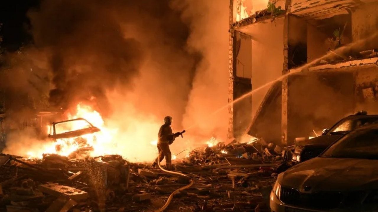Foto - Ülkenin can damarı vuruldu: İnsanlar karanlığa gömüldü