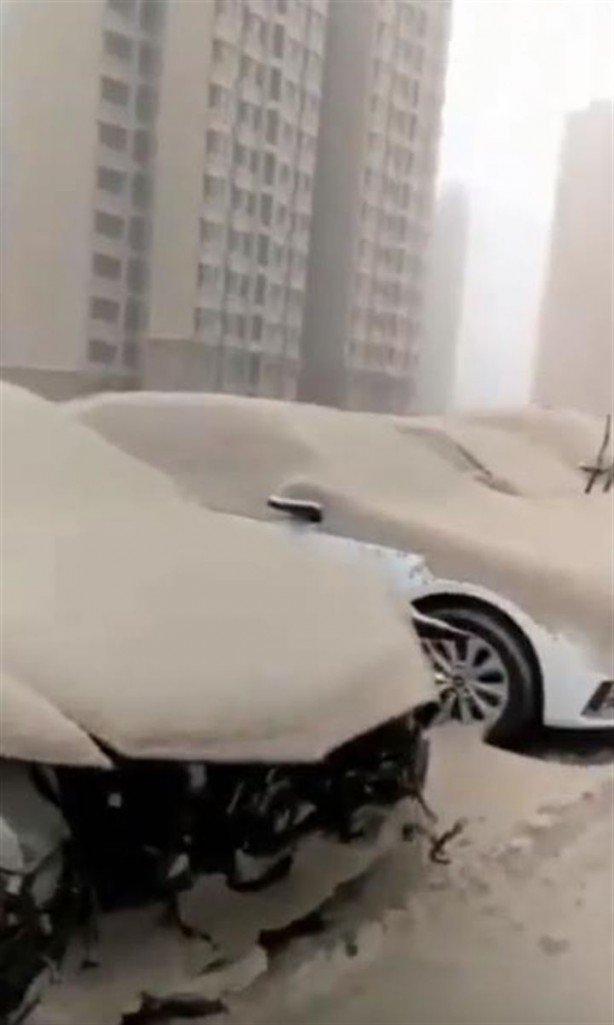 Foto - Ülkeye sarı kar yağdı
