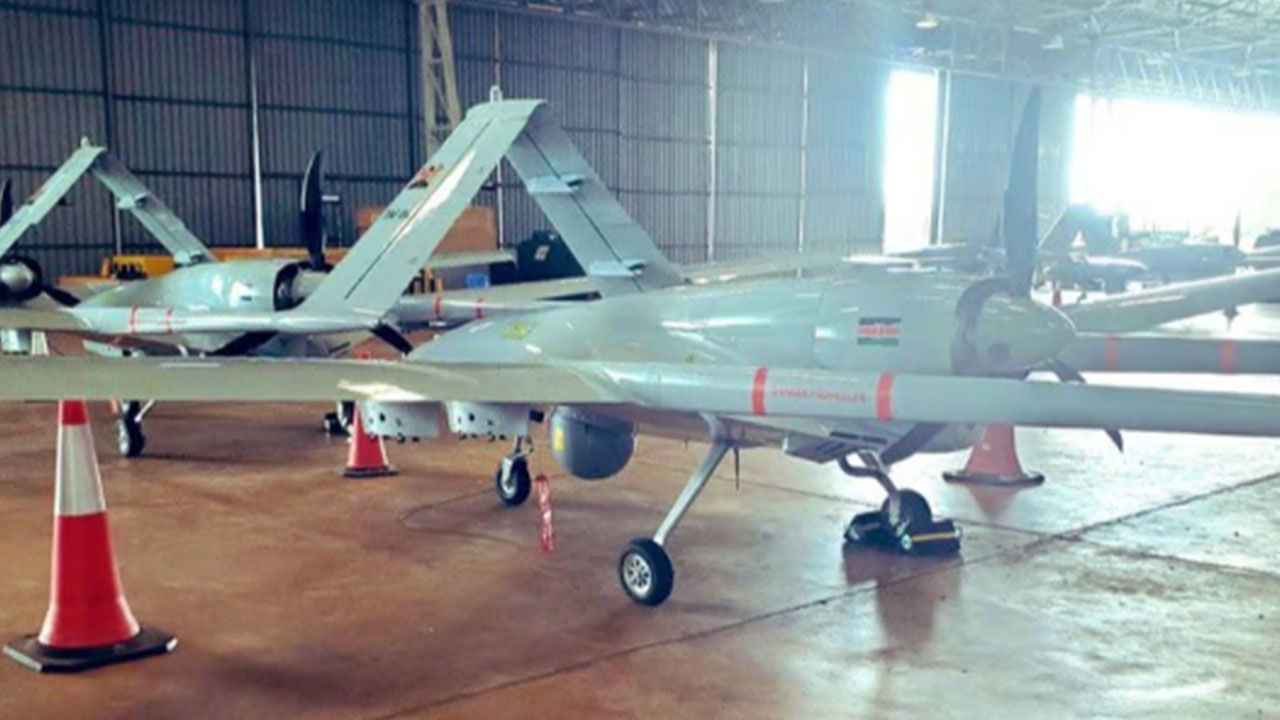 Foto - Ülkeyi kurtarmak için Türkiye'den acil olarak 6 adet TB2 SİHA aldılar