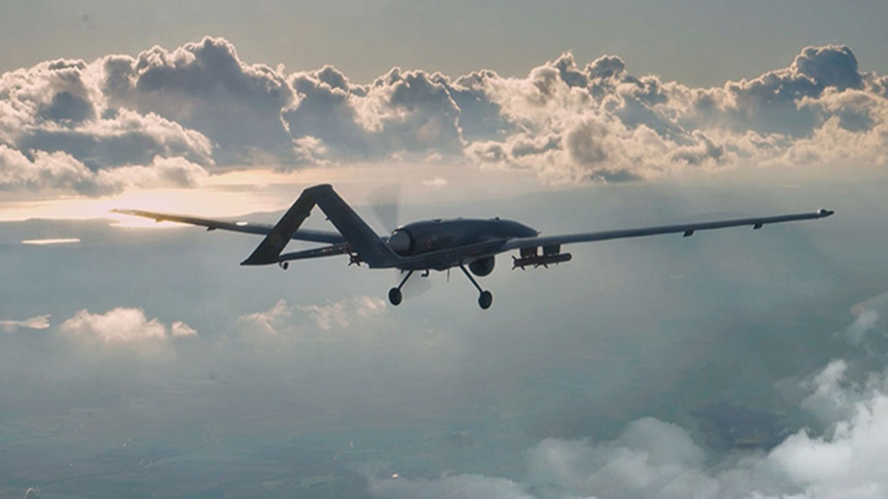 Foto - Ülkeyi kurtarmak için Türkiye'den acil olarak 6 adet TB2 SİHA aldılar