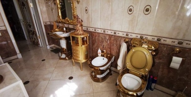 Foto - Ülkeyi sallayan operasyon: Polisin evinde altın kaplama tuvalet çıktı!