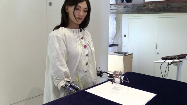 Foto - Ultra gerçekçi robot Ai-Da, Mısır ile İngiltere'yi karşı karşıya getirdi! Gözaltına alındı