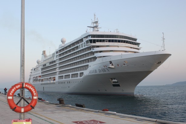 Foto - Ultra lüks kruvaziyer, Kuşadası'na geldi