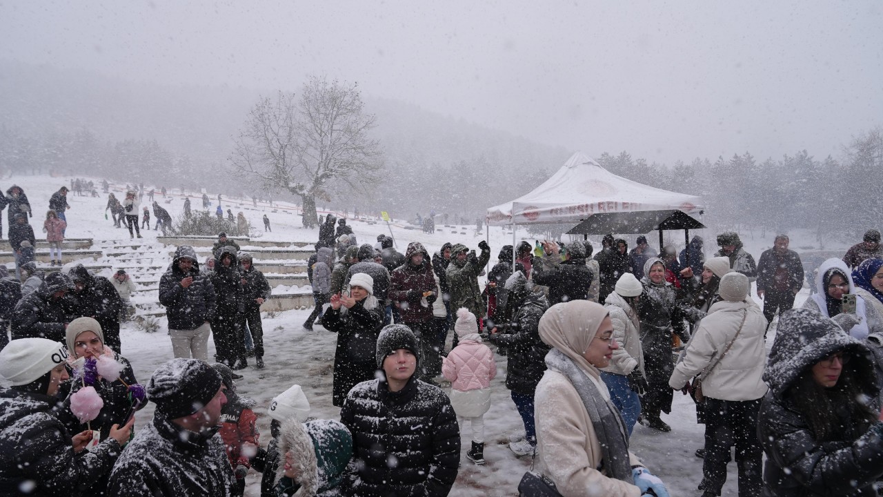 Foto - Uludağ dolunca rotayı oraya çevirdiler: Kar Festivalinde Unutulmaz Anlar!
