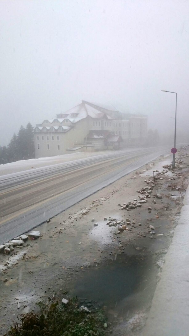 Foto - Uludağ'a mevsimin ilk karı yağdı! Kış mevisi yüzünü gösterdi