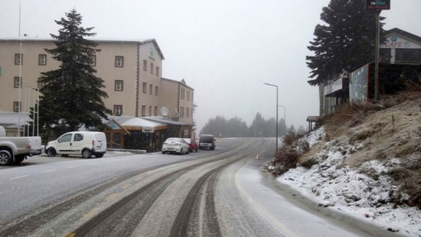 Foto - Uludağ'a mevsimin ilk karı yağdı! Kış mevisi yüzünü gösterdi