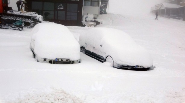 Foto - Uludağ'da kar kalınlığı 40 santimetreyi buldu!
