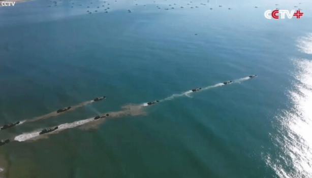 Foto - Uluslararası ajanslar "dünya savaşı kapıda" dedi! Çin'den 3 dakika boyunca füze yağmuru