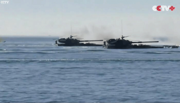 Foto - Uluslararası ajanslar "dünya savaşı kapıda" dedi! Çin'den 3 dakika boyunca füze yağmuru