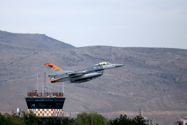 "Uluslararası Anadolu Ankası Tatbikatı"ndan nefes kesen görüntüler