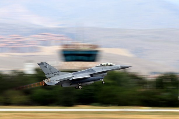 Tatbikattan müthiş görüntüler: AKINCI TİHA'dan bir ilk!