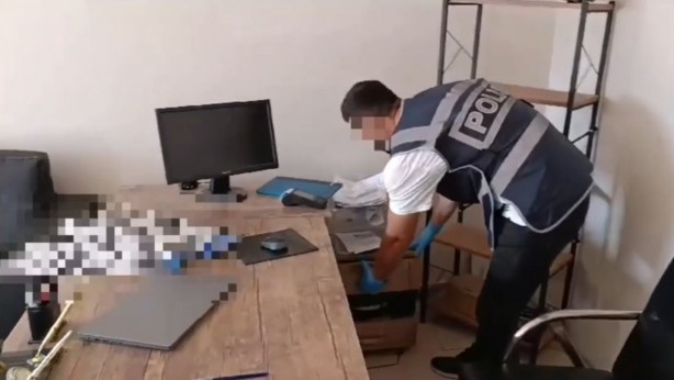 Uluslararası 'change' şebekesine İzmir merkezli operasyon