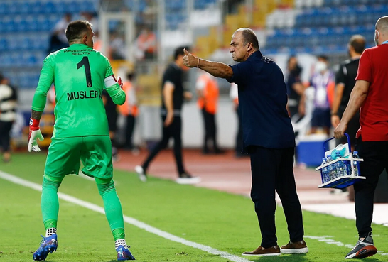 Foto - Ümit Davala’nın sözleri Galatasaray’ı salladı! Muslera için olay iddia! Sen neymişsin be Fernando!