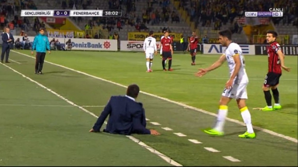 Foto - Ümit Özat talihsizlik yaşadı