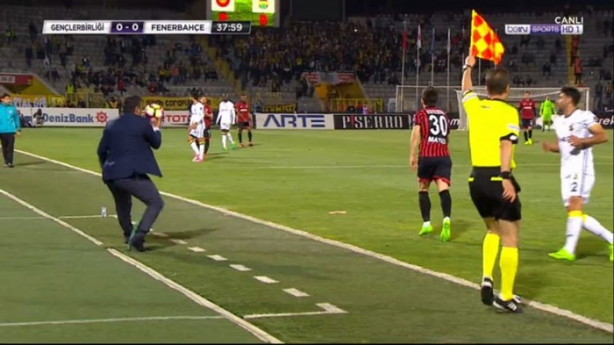 Foto - Ümit Özat talihsizlik yaşadı