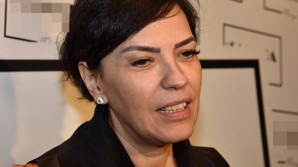 Foto - Ümit Özdağ’ın Zafer Partisi’ne katıldığı iddiaları ortaya atılan ünlü şarkıcı Yeşim Salkım’a büyük şok! O gelişme karşısında resmen dehşete düştü￼