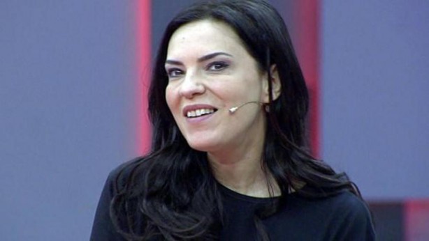 Foto - Ümit Özdağ’ın Zafer Partisi’ne katıldığı iddiaları ortaya atılan ünlü şarkıcı Yeşim Salkım’a büyük şok! O gelişme karşısında resmen dehşete düştü￼