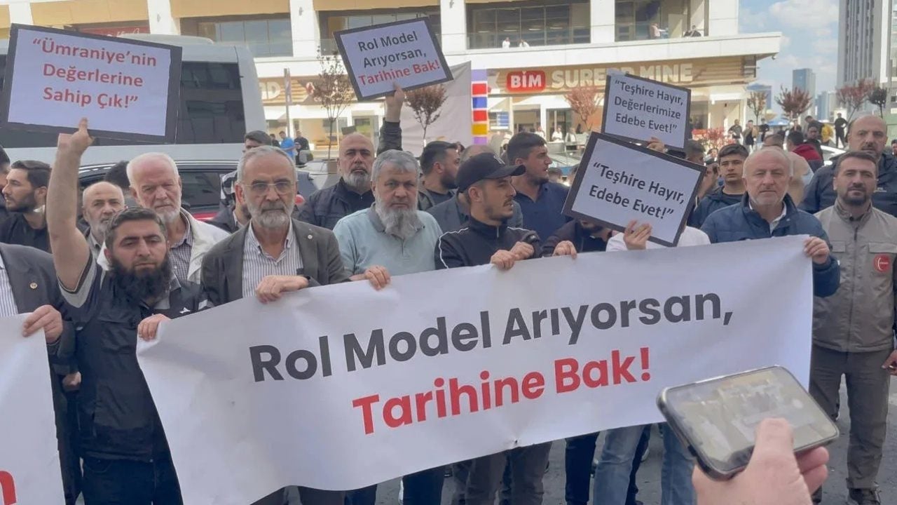 Foto - Ümraniye’de anime etkinliğine tepki! Dünya tehlikeli gördü bizde baş tacı ediliyor