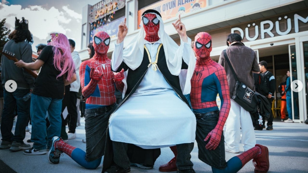 Foto - Ümraniye’de anime etkinliğine tepki! Dünya tehlikeli gördü bizde baş tacı ediliyor