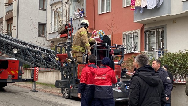 Foto - Ümraniye'de korku dolu anlar! Binada mahsur kaldılar