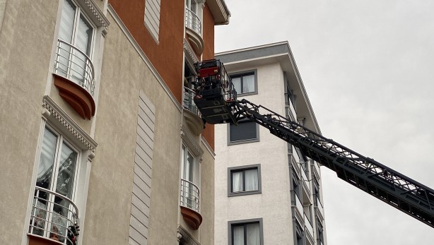 Foto - Ümraniye'de korku dolu anlar! Binada mahsur kaldılar