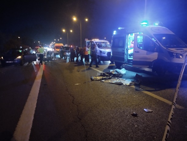 Foto - Ümraniye'de otomobile çarpan motosikletin sürücüsü hayatını kaybetti