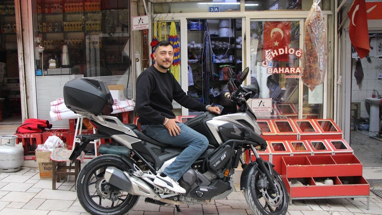 Foto - Umreye giden genç anılarını paylaştı! "Türk’üm deyince akan sular duruyor"