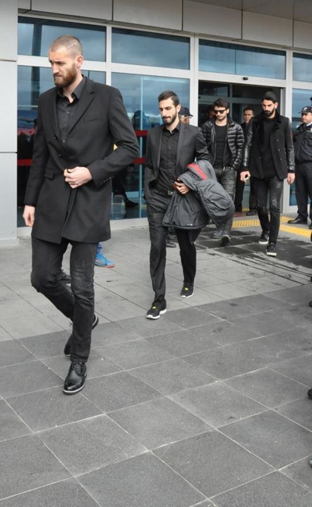  Umut Bulut'u yalnız bırakmadılar
