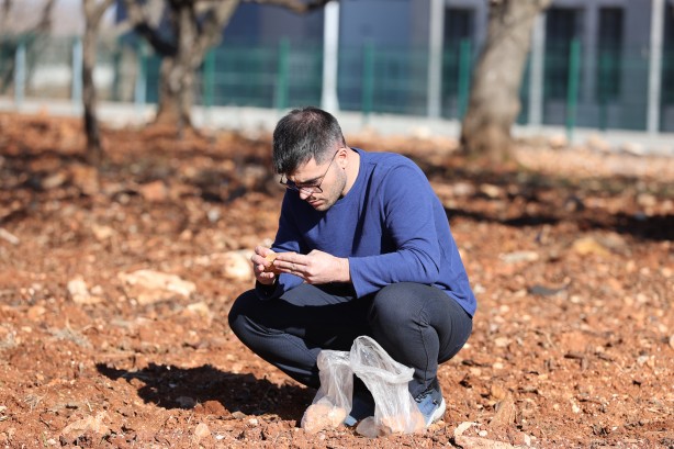 Foto - Üniversite bölgesinde üç yılda bulundu: Paleolitik döneme ait sır gibi saklanan 8 bin 200 eser ortaya çıktı! Damga vuran keşif