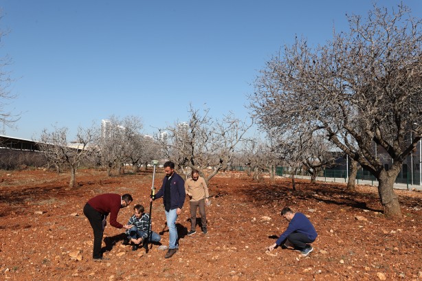 Foto - Üniversite bölgesinde üç yılda bulundu: Paleolitik döneme ait sır gibi saklanan 8 bin 200 eser ortaya çıktı! Damga vuran keşif